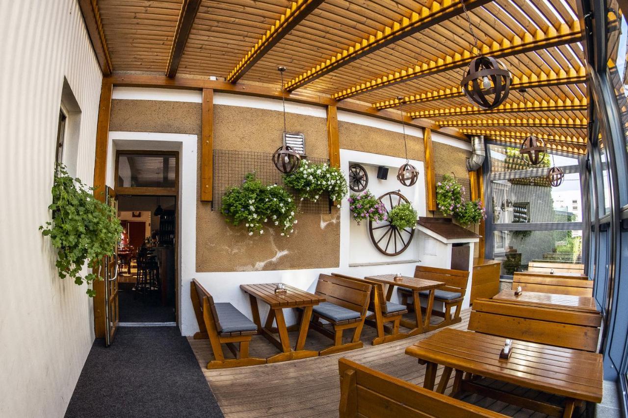 Hotel Karel Iv. Турнов Экстерьер фото