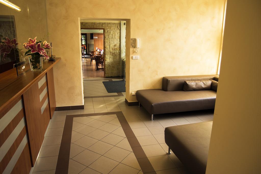 Hotel Karel Iv. Турнов Экстерьер фото